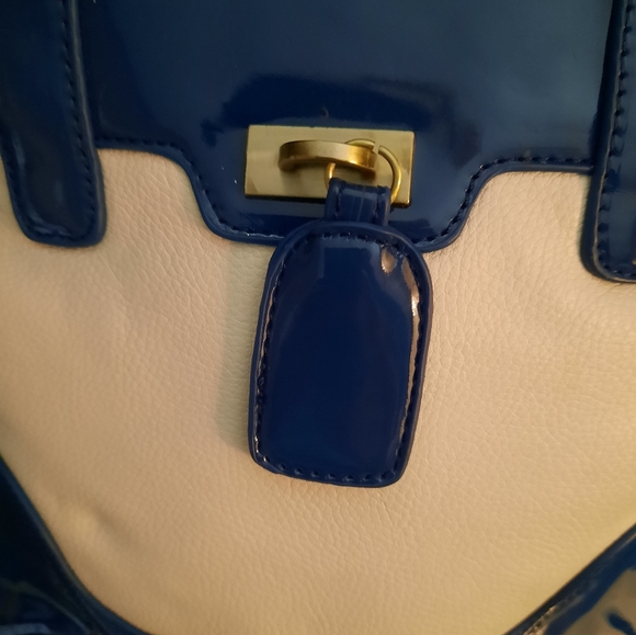 Purse - Picture 4 of 6